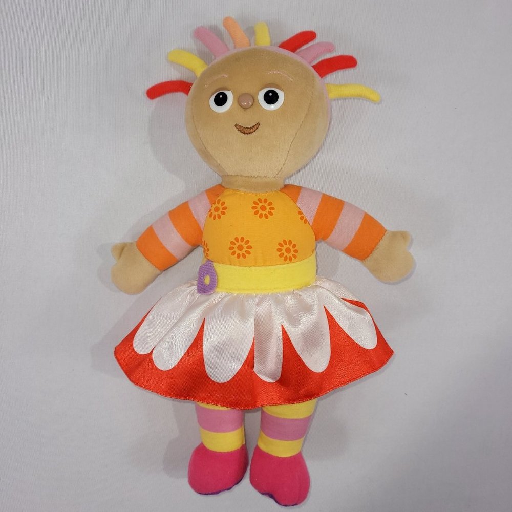 In The Night Garden 12" Musical Talking 2006 Plush Upsy Daisy by Hasbro